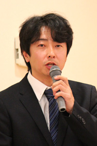 井上創氏